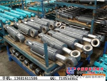 沃尔沃EC360B挖掘机涨紧油缸