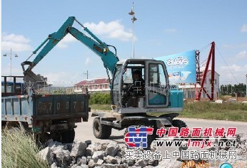 小型全新双驱挖沟机