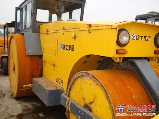 二手徐工YZ15-18T铁三轮压路机，二手压路机市场