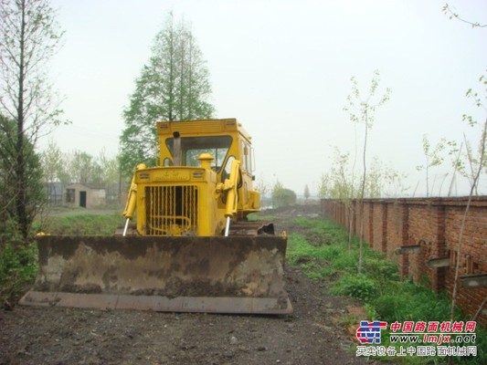 江蘇轉(zhuǎn)讓二手宣化160濕地推土機(jī)，山推165干地，06年車