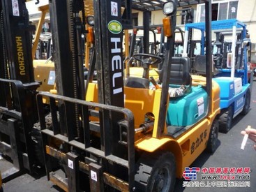 供应黄石二手合力叉车，黄石二手杭州叉车，黄石二手电瓶叉车