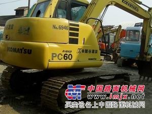 低价出售小松PC60挖掘机纯原装进口七八成新6.8万