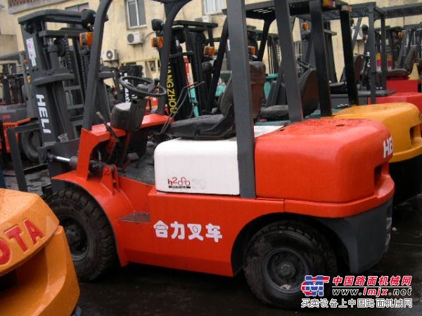 供应的二手叉车、上海叉车市场、中国二手在宏富叉车公司