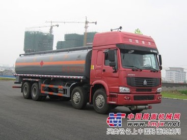 油罐车厂家洒水车厂家 吸污车厂家