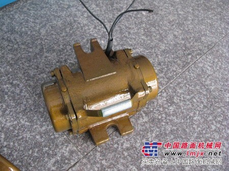 供应高铁专用振动器