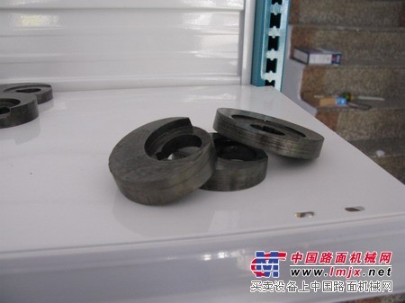 加工 振动器铸件、甩块