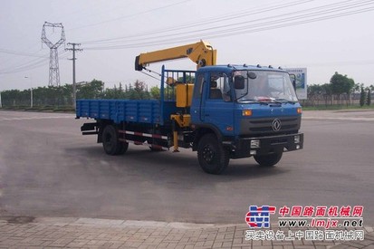 东风145随车起重运输车。6.3吨随车吊