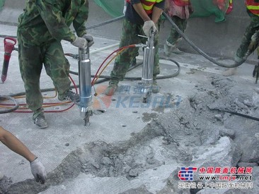 桥梁混凝土拆除机械 / 桥面混凝土拆除机械