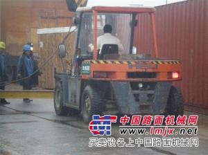 上海出寶山區叉車租-機器設備移位、搬場-叉車維修