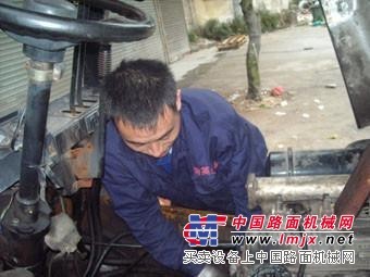 上海浦東新區叉車維修回收-汽車吊維修-堆高機維修