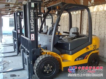 供应新叉车、二手叉车
