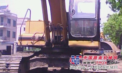 供应二手挖掘机，二手卡特330D挖掘机，原装漆