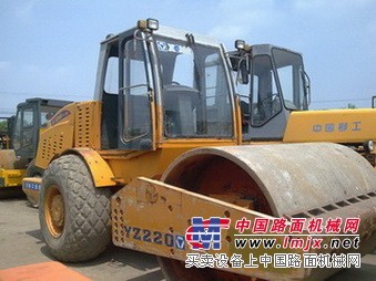 “二手18吨压路机价格”“徐工20T振动压路机市场”