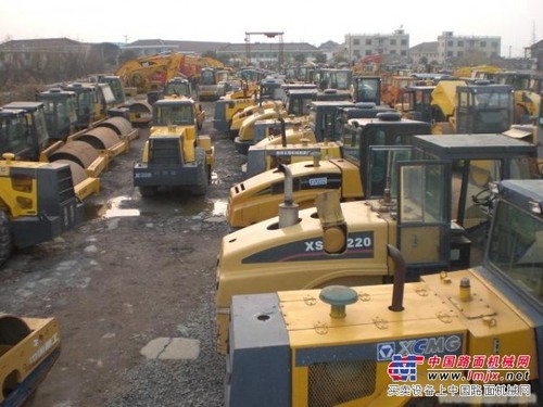 浙江2手徐工压路机价格【二手洛阳220压路机】