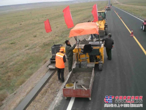   路沿机路沿石机、路牙机、路缘石滑模机、路边石滑