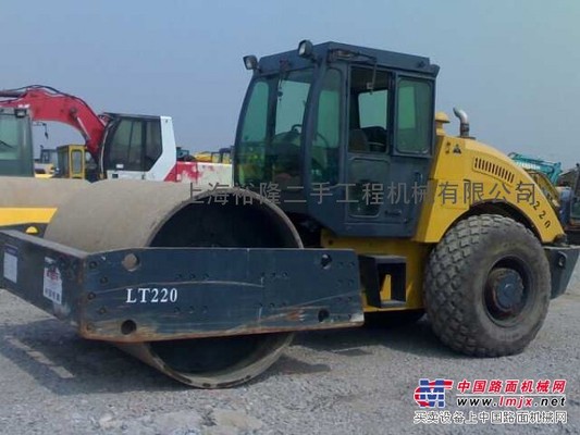 供洛阳震动压路机/洛阳LSS220震动压路机/洛阳压路机价格