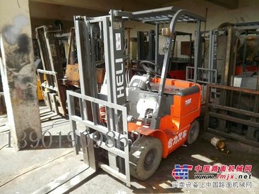出租、出售合力2.5吨、3吨集装箱合力叉车、搬运叉