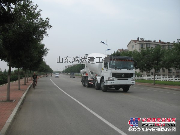 供應山東鴻達集團9方混凝土攪拌運輸車