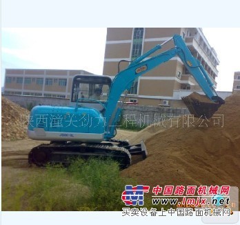 供应小型挖掘机图片/608小型履带式挖掘机   