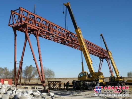 出租5--150噸龍門吊及架橋機
