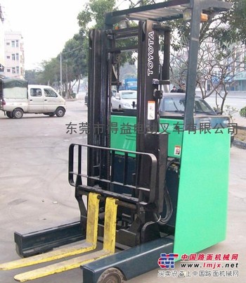 供应二手丰田7FBR15前移式电动叉车