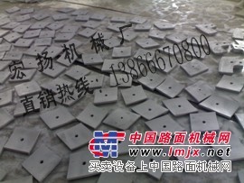 各种混凝土搅拌机配件，叶片、衬板、搅拌臂及密封件等。