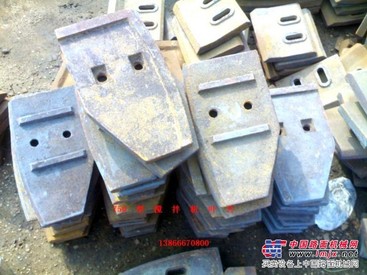 山东建机、方圆750型搅拌机配件，叶片、衬板等。