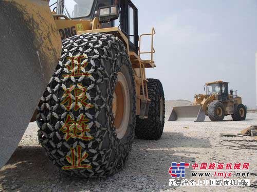 礦山重型機車專用輪胎保護鏈、工程機械輪胎保護鏈