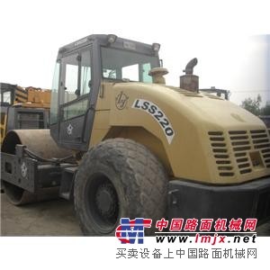 供应二手压路机维修/洛阳震动20吨压路机市场