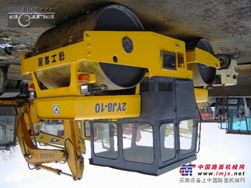 供应二手新款八成新压路机