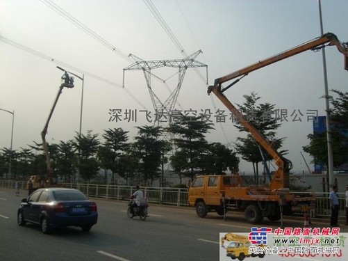 深圳酒店裝修高空安裝彩燈高空車出租、高空作業車出租