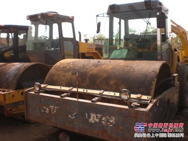 供应二手洛阳压路机，二手震动压路机，二手静压压路机