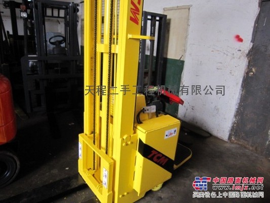 供应“特殊叉车”“前移式二手电动叉车”“二手电动叉车”