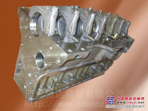 奔驰OM355 OM422 OM501LA缸盖 缸体