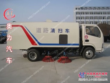 东风小霸王扫路车3.5立方道路清扫车