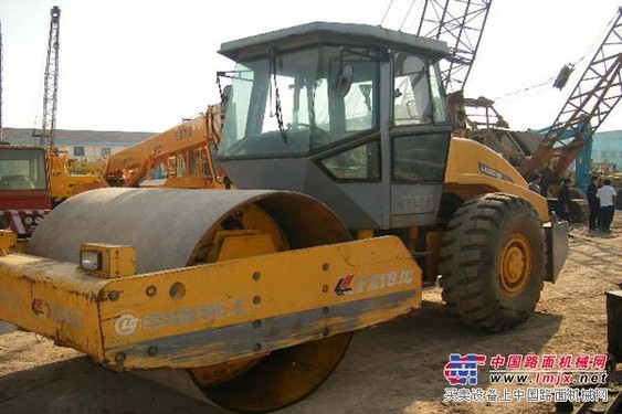  上海兆鑫二手压路机之家常年销售徐工、柳工二手压路机 