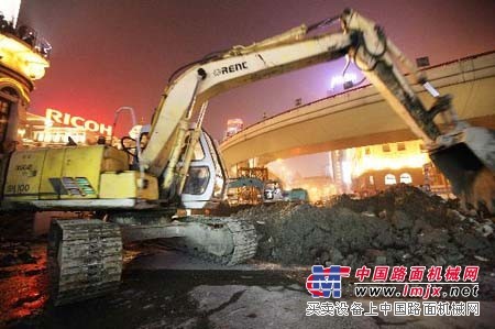 上海普陀區挖掘機出租 綠化整平 河道清理200挖掘機出租