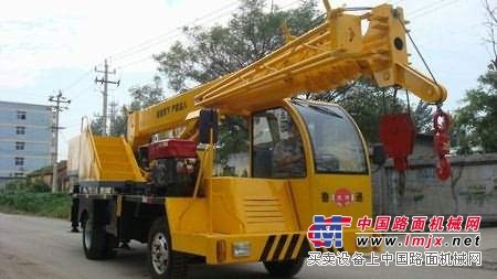 6吨吊车  山东济宁嘉祥鲁通工程机械有限公司