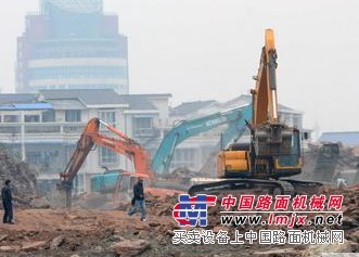 供应上海长期低价出租各种型号的挖掘机,破碎锤,压路机