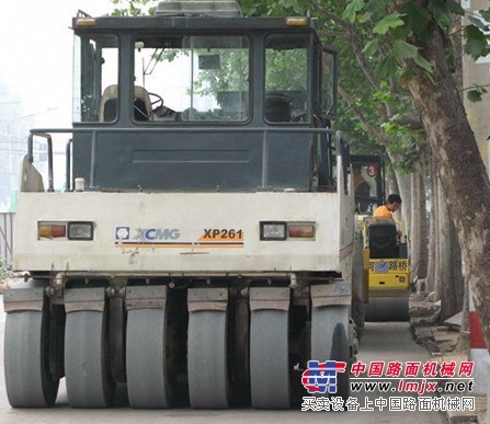 出售二手膠輪壓路機/型號齊全*淡季狂降價