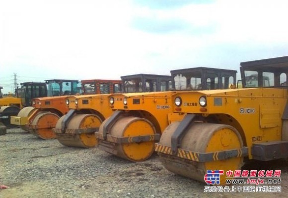 南京二手常林壓路機市場，二手18噸鐵三輪壓路機價格表