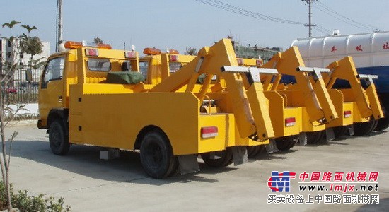 东风金霸拖吊连体清障车