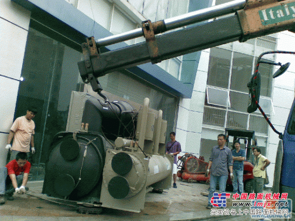 上海普陀1吨-10吨叉车出租、桃浦8吨徐工吊车出租
