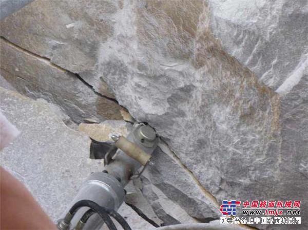 隧道（地铁、顶管、涵洞）岩石破裂机
