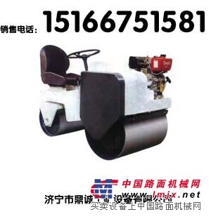 座驾式双钢轮振动压路机