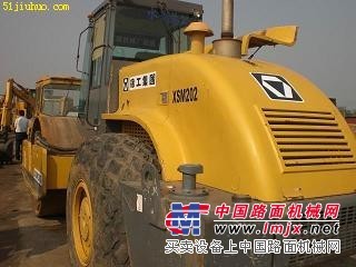 求購二手18噸，20噸，25噸壓路機，吊車，攪拌車等