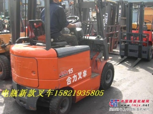 搬运叉车设备销售”上海2吨二手叉车“二手2吨电瓶叉车