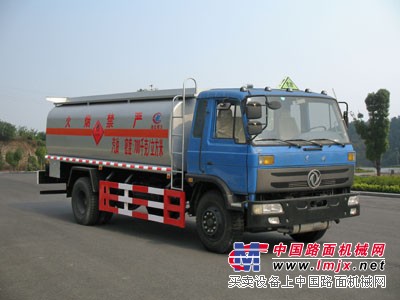 东风153油罐车