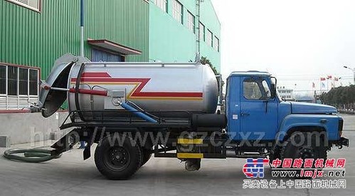 供应东风尖头真空吸污车