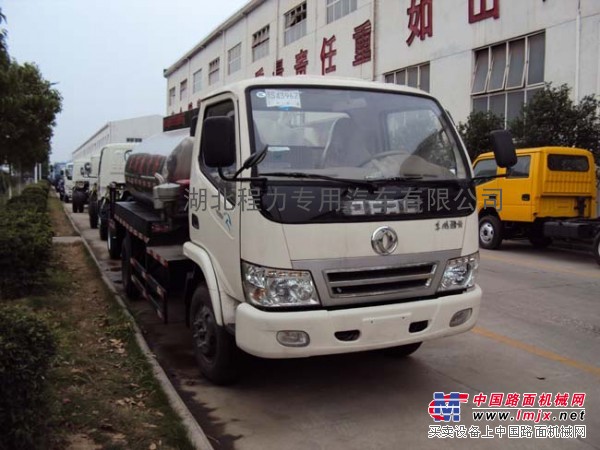 供应3吨沥青洒布车